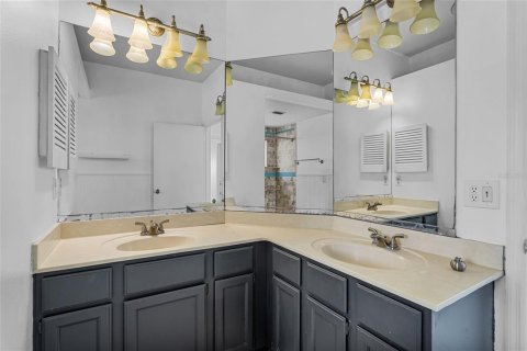 House in Orlando, Florida 4 bedrooms, 158.68 sq.m. № 1885401 - photo 11
