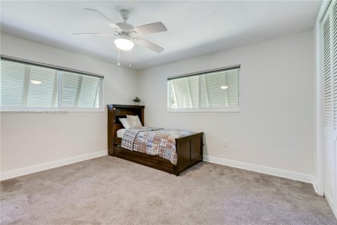 Купить виллу или дом в Пальметто-Бей, Флорида 3 спальни, 147.9м2, № 1948286 - фото 17