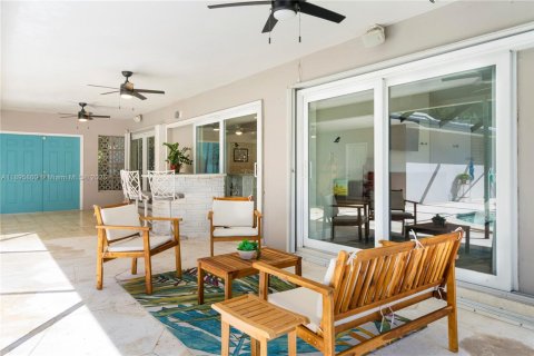 Купить виллу или дом в Пальметто-Бей, Флорида 3 спальни, 147.9м2, № 1948286 - фото 4