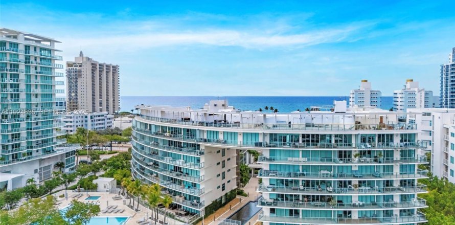 Condo à Miami Beach, Floride, 2 chambres  № 1983081