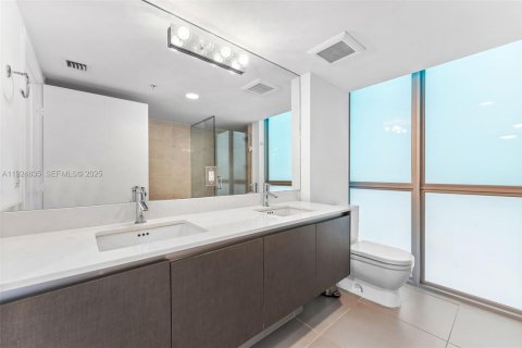 Copropriété à vendre à Miami Beach, Floride: 2 chambres, 104.79 m2 № 1983081 - photo 18
