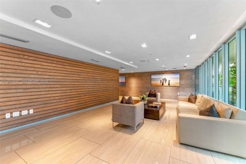 Copropriété à vendre à Miami Beach, Floride: 2 chambres, 104.79 m2 № 1983081 - photo 3