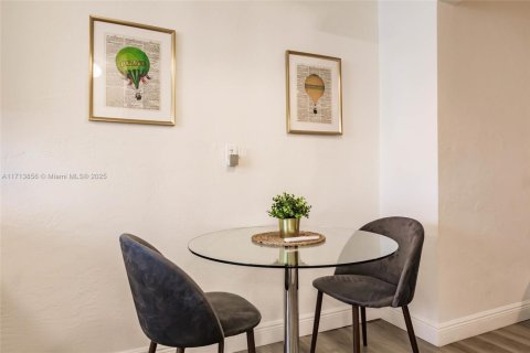 Condominio en venta en Miami Beach, Florida, 37.25 m2 № 1783723 - foto 7