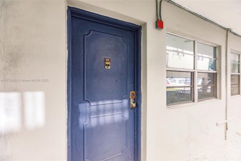 Condominio en venta en Miami Beach, Florida, 37.25 m2 № 1783723 - foto 19