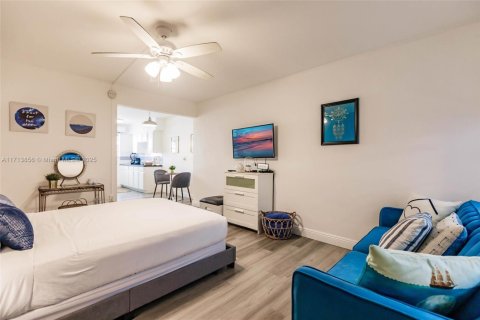 Condominio en venta en Miami Beach, Florida, 37.25 m2 № 1783723 - foto 15