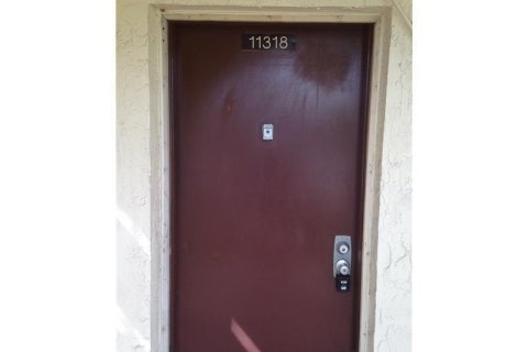 Copropriété à vendre à Pembroke Pines, Floride: 2 chambres, 91.04 m2 № 2242019 - photo 27