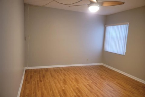 Copropriété à vendre à Pembroke Pines, Floride: 2 chambres, 91.04 m2 № 2242019 - photo 17