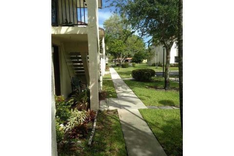 Copropriété à vendre à Pembroke Pines, Floride: 2 chambres, 91.04 m2 № 2242019 - photo 28