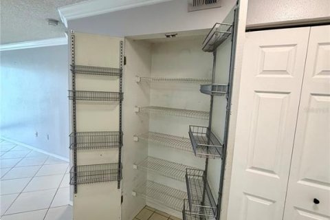 Copropriété à louer à Clearwater, Floride: 1 chambre, 66.98 m2 № 2412584 - photo 6