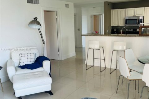 Copropriété à louer à Aventura, Floride: 3 chambres, 123.56 m2 № 2180371 - photo 2
