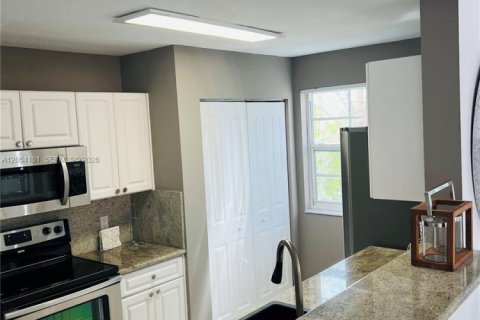 Copropriété à louer à Aventura, Floride: 3 chambres, 123.56 m2 № 2180371 - photo 9