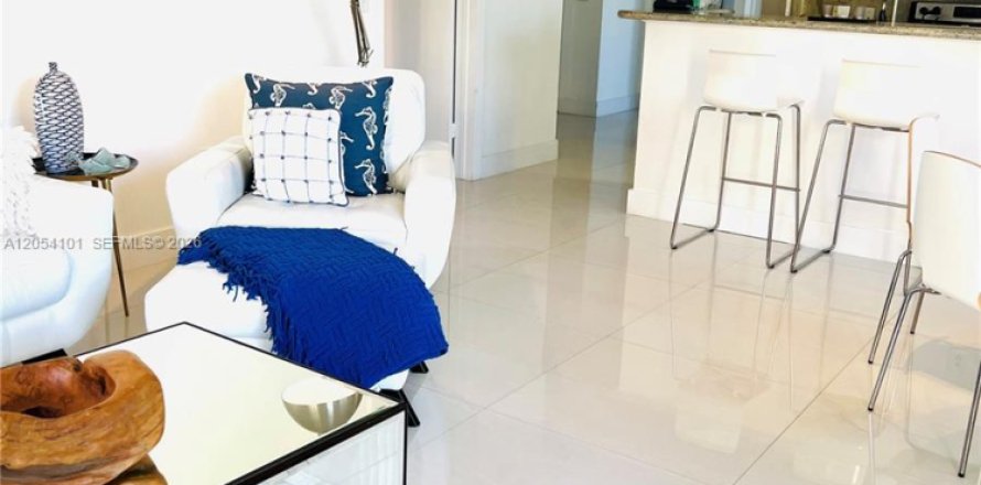 Condo à Aventura, Floride, 3 chambres № 2180371