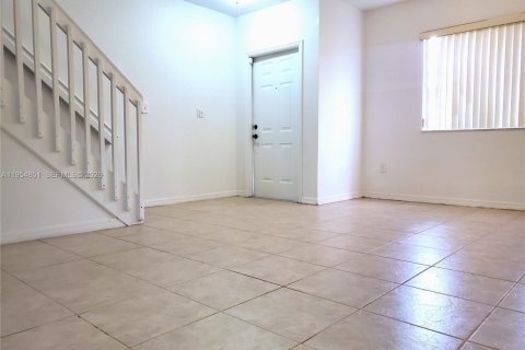 Touwnhouse à louer à Sweetwater, Floride: 3 chambres, 139.35 m2 № 2010985 - photo 4