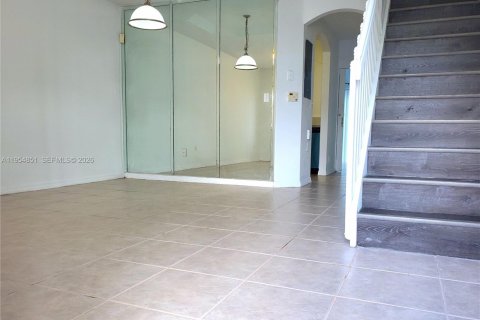 Touwnhouse à louer à Sweetwater, Floride: 3 chambres, 139.35 m2 № 2010985 - photo 3