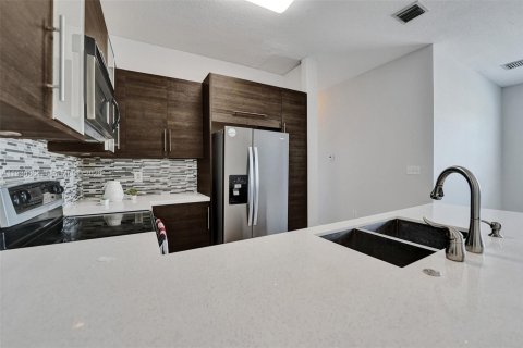 Снять в аренду квартиру в Мирамар, Флорида 2 спальни, 96.25м2, № 1998454 - фото 24