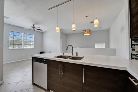 Снять в аренду квартиру в Мирамар, Флорида 2 спальни, 96.25м2, № 1998454 - фото 27