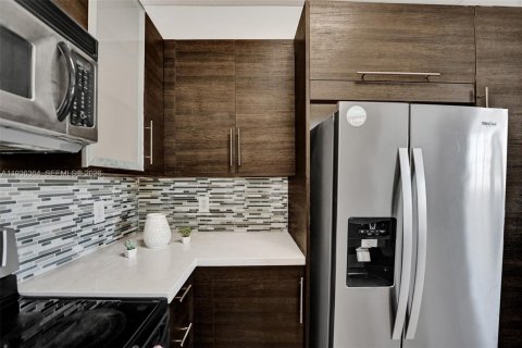 Снять в аренду квартиру в Мирамар, Флорида 2 спальни, 96.25м2, № 1998454 - фото 28