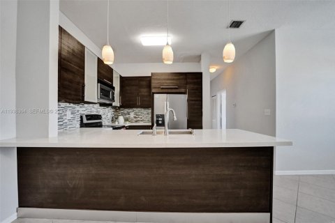 Снять в аренду квартиру в Мирамар, Флорида 2 спальни, 96.25м2, № 1998454 - фото 23