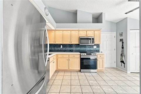 Villa ou maison à vendre à Spring Hill, Floride: 2 chambres, 119.19 m2 № 2347324 - photo 19