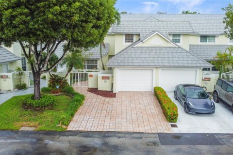 Villa ou maison à vendre à Doral, Floride: 3 chambres, 187.11 m2 № 1941819 - photo 4