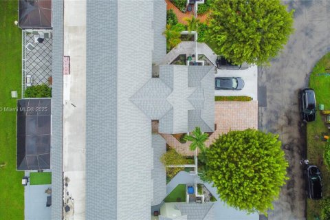 Villa ou maison à vendre à Doral, Floride: 3 chambres, 187.11 m2 № 1941819 - photo 15