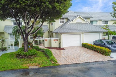 Villa ou maison à vendre à Doral, Floride: 3 chambres, 187.11 m2 № 1941819 - photo 9