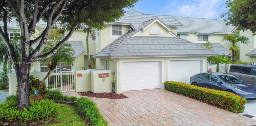 Villa ou maison à Doral, Floride 3 chambres, 187.11 m2 № 1941819