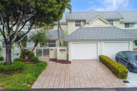 Villa ou maison à vendre à Doral, Floride: 3 chambres, 187.11 m2 № 1941819 - photo 10