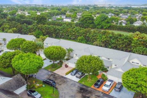 Villa ou maison à vendre à Doral, Floride: 3 chambres, 187.11 m2 № 1941819 - photo 19