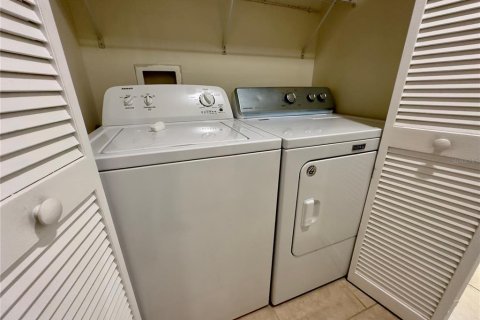 Condominio en alquiler en Orlando, Florida, 2 dormitorios, 94.11 m2 № 1901682 - foto 12