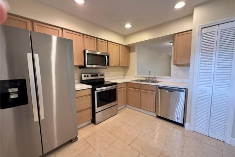 Condominio en alquiler en Orlando, Florida, 2 dormitorios, 94.11 m2 № 1901682 - foto 3