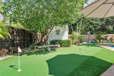 House in Fort Lauderdale, Florida 2 bedrooms, 79.71 sq.m. № 1875351 - photo 19
