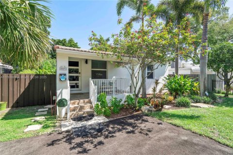 House in Fort Lauderdale, Florida 2 bedrooms, 79.71 sq.m. № 1875351 - photo 25