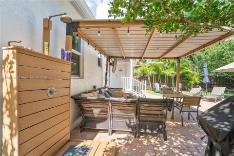House in Fort Lauderdale, Florida 2 bedrooms, 79.71 sq.m. № 1875351 - photo 22