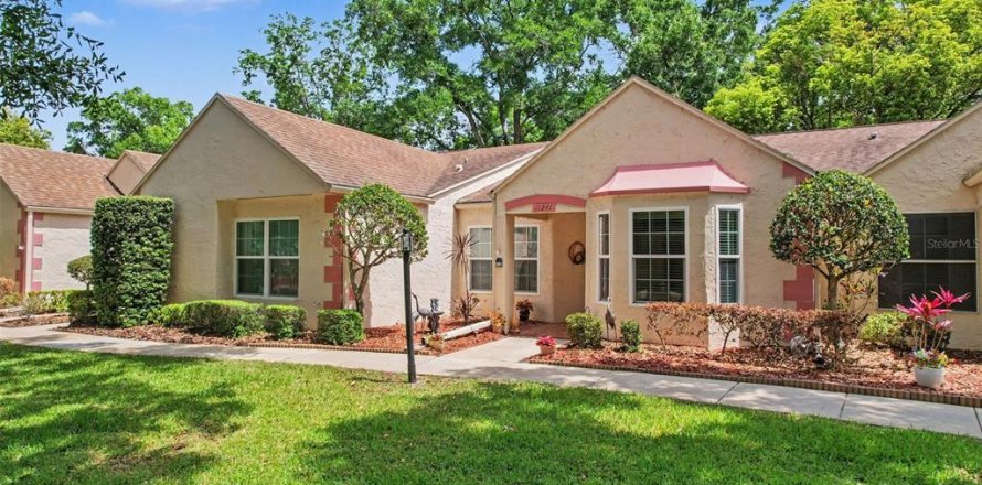 Condominio en Port Richey, Florida, 2 dormitorios № 2118112