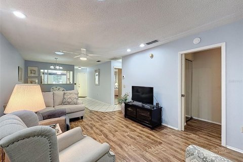 Condominio en venta en Port Richey, Florida, 2 dormitorios, 96.34 m2 № 2118112 - foto 14