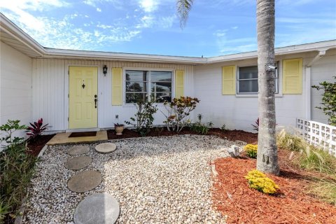 Villa ou maison à vendre à Nokomis, Floride: 2 chambres, 113.99 m2 № 1612477 - photo 9
