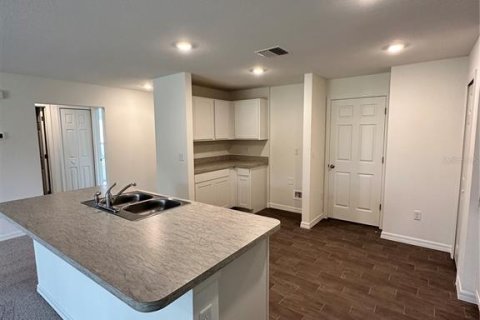 House in Palm Coast, Florida 4 bedrooms, 167.78 sq.m. № 1517439 - photo 2