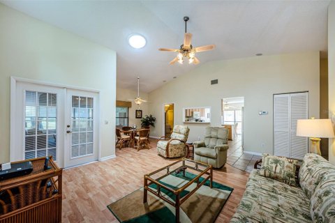 Casa en venta en New Port Richey, Florida, 2 dormitorios, 113.62 m2 № 1908709 - foto 11