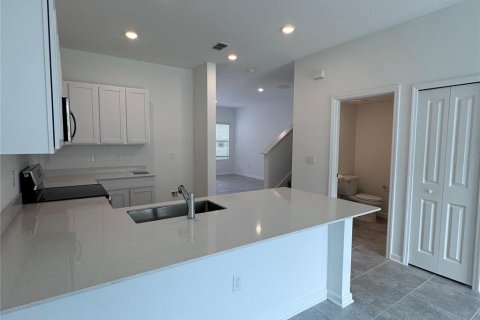 Townhouse in Kissimmee, Florida 3 bedrooms, 170.38 sq.m. № 2222526 - photo 4