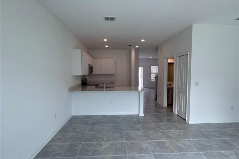 Townhouse in Kissimmee, Florida 3 bedrooms, 170.38 sq.m. № 2222526 - photo 6