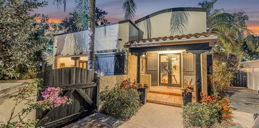 Casa en Saint Petersburg, Florida 4 dormitorios, 341.04 m2 № 1757495