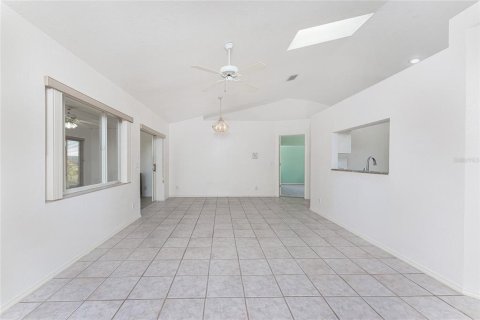 House in Punta Gorda, Florida 3 bedrooms, 141.68 sq.m. № 1685476 - photo 15