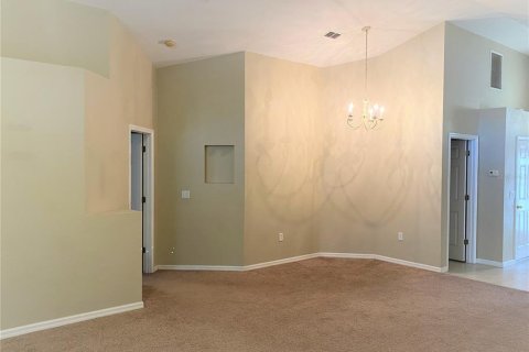 House in Haines City, Florida 3 bedrooms, 152.73 sq.m. № 2207901 - photo 8