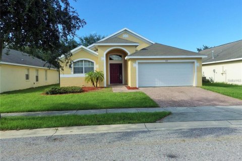 House in Haines City, Florida 3 bedrooms, 152.73 sq.m. № 2207901 - photo 4