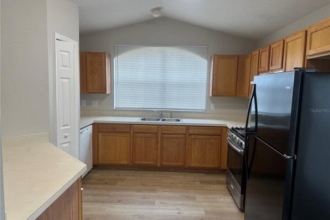 House in Haines City, Florida 3 bedrooms, 152.73 sq.m. № 2207901 - photo 12