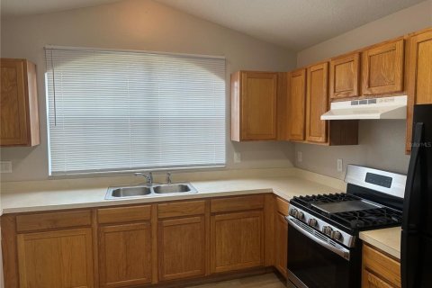 House in Haines City, Florida 3 bedrooms, 152.73 sq.m. № 2207901 - photo 16