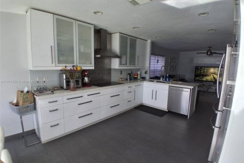 Купить виллу или дом в Холливуд, Флорида 4 спальни, 199.74м2, № 1969023 - фото 9