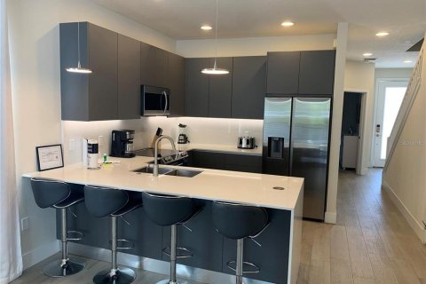 Touwnhouse à vendre à Clermont, Floride: 3 chambres, 172.05 m2 № 2132377 - photo 2