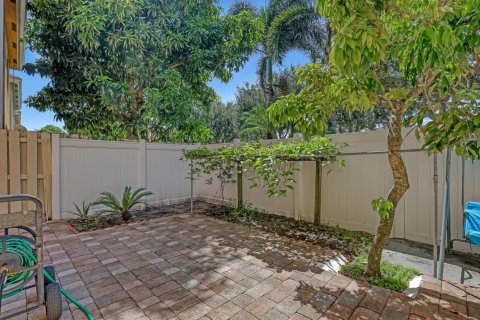 Casa en venta en West Palm Beach, Florida, 4 dormitorios, 183.85 m2 № 2370542 - foto 9